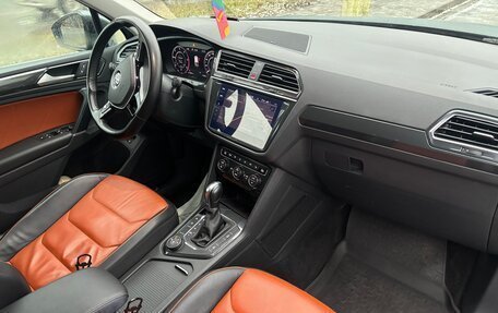 Volkswagen Tiguan II, 2018 год, 3 000 000 рублей, 6 фотография