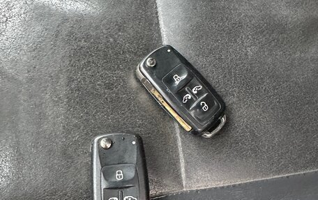 Volkswagen Multivan T5, 2014 год, 2 600 000 рублей, 18 фотография