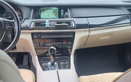 BMW 7 серия, 2013 год, 2 100 000 рублей, 21 фотография