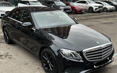 Mercedes-Benz E-Класс, 2019 год, 3 150 000 рублей, 6 фотография