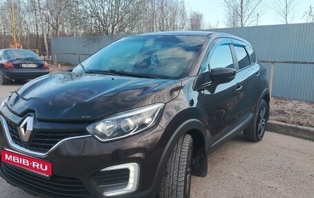 Renault Kaptur I рестайлинг, 2017 год, 1 340 000 рублей, 2 фотография