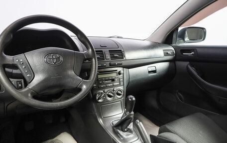 Toyota Avensis III рестайлинг, 2005 год, 699 000 рублей, 8 фотография