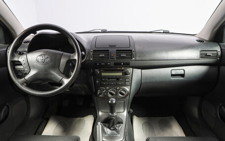 Toyota Avensis III рестайлинг, 2005 год, 699 000 рублей, 9 фотография
