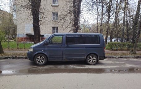 Volkswagen Multivan T5, 2004 год, 650 000 рублей, 2 фотография