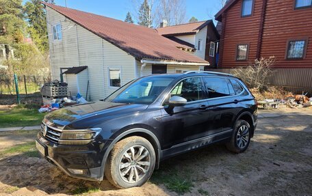 Volkswagen Tiguan II, 2019 год, 3 000 000 рублей, 1 фотография