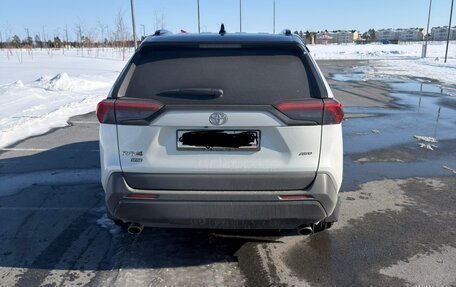 Toyota RAV4, 2020 год, 3 650 000 рублей, 5 фотография