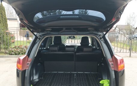 Toyota RAV4, 2013 год, 1 750 000 рублей, 6 фотография