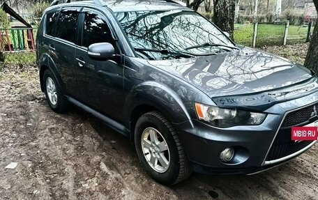 Mitsubishi Outlander III рестайлинг 3, 2012 год, 1 350 000 рублей, 3 фотография