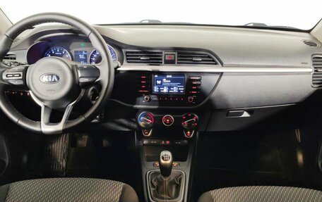 KIA Rio IV, 2018 год, 1 390 000 рублей, 10 фотография