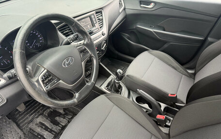 Hyundai Solaris II рестайлинг, 2018 год, 1 150 000 рублей, 11 фотография