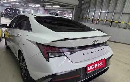 Hyundai Elantra, 2024 год, 2 220 000 рублей, 1 фотография