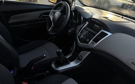 Chevrolet Cruze II, 2011 год, 690 000 рублей, 9 фотография