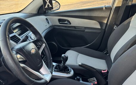 Chevrolet Cruze II, 2011 год, 690 000 рублей, 16 фотография