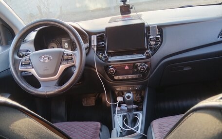 Hyundai Solaris II рестайлинг, 2020 год, 1 700 000 рублей, 3 фотография