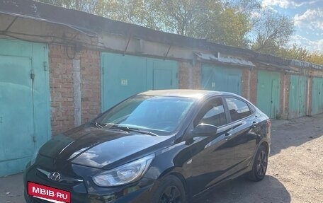 Hyundai Solaris II рестайлинг, 2013 год, 280 000 рублей, 2 фотография