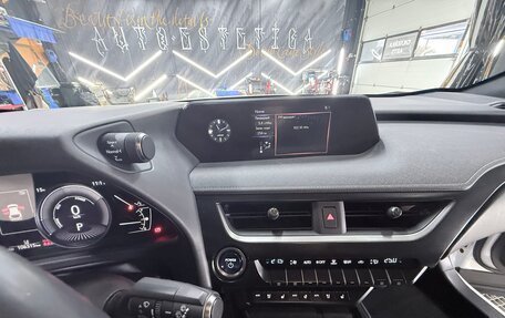 Lexus UX I, 2020 год, 3 700 000 рублей, 17 фотография