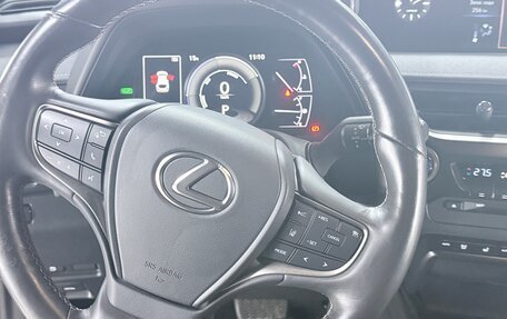 Lexus UX I, 2020 год, 3 700 000 рублей, 15 фотография