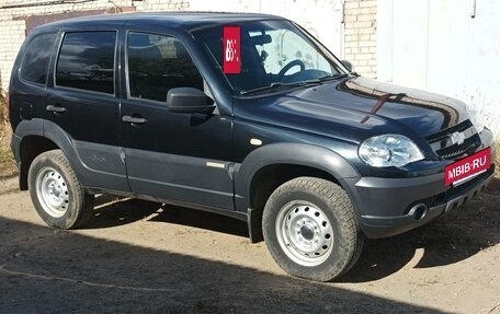 Chevrolet Niva I рестайлинг, 2017 год, 850 000 рублей, 2 фотография