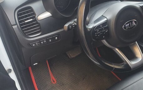 KIA Rio IV, 2017 год, 700 000 рублей, 3 фотография