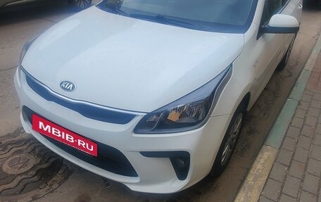 KIA Rio IV, 2017 год, 700 000 рублей, 2 фотография