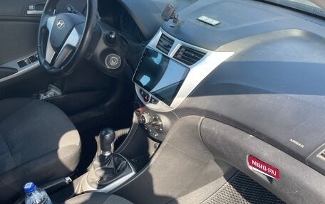 Hyundai Solaris II рестайлинг, 2012 год, 750 000 рублей, 7 фотография