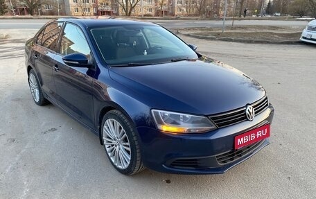 Volkswagen Jetta VI, 2013 год, 1 000 000 рублей, 1 фотография