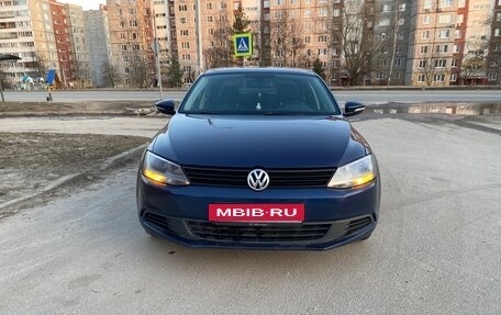 Volkswagen Jetta VI, 2013 год, 1 000 000 рублей, 3 фотография