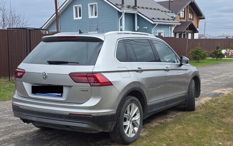 Volkswagen Tiguan II, 2017 год, 2 500 000 рублей, 2 фотография