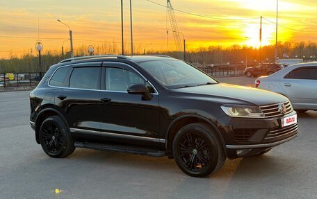 Volkswagen Touareg III, 2015 год, 2 599 999 рублей, 2 фотография