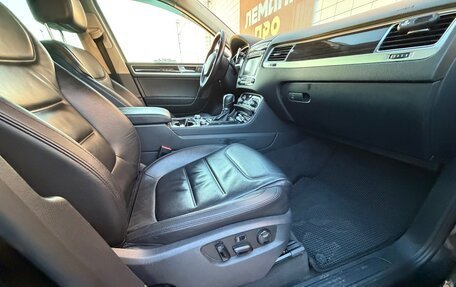 Volkswagen Touareg III, 2015 год, 2 599 999 рублей, 6 фотография