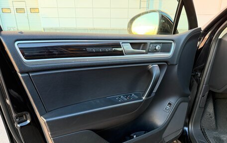 Volkswagen Touareg III, 2015 год, 2 599 999 рублей, 14 фотография