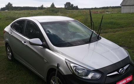 Hyundai Solaris II рестайлинг, 2012 год, 700 000 рублей, 1 фотография