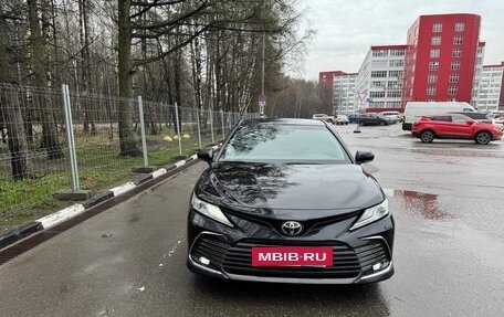 Toyota Camry, 2021 год, 3 500 000 рублей, 2 фотография