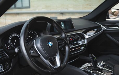 BMW 5 серия, 2018 год, 2 850 000 рублей, 26 фотография