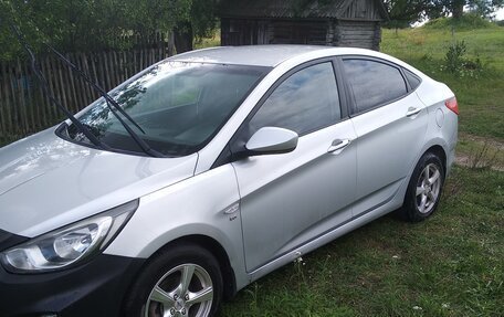 Hyundai Solaris II рестайлинг, 2012 год, 700 000 рублей, 7 фотография