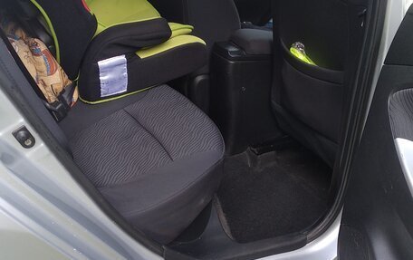 Hyundai Solaris II рестайлинг, 2012 год, 700 000 рублей, 11 фотография