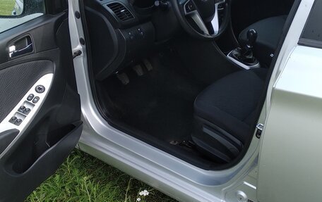 Hyundai Solaris II рестайлинг, 2012 год, 700 000 рублей, 9 фотография