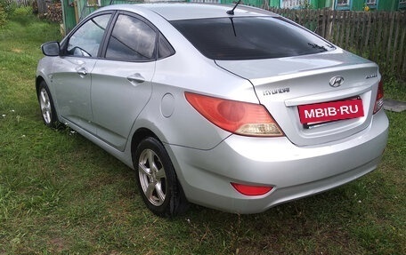 Hyundai Solaris II рестайлинг, 2012 год, 700 000 рублей, 6 фотография