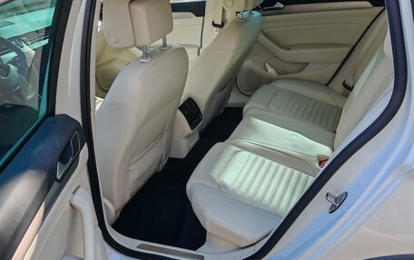 Volkswagen Passat B8 рестайлинг, 2019 год, 2 400 000 рублей, 11 фотография