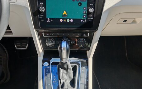 Volkswagen Passat B8 рестайлинг, 2019 год, 2 400 000 рублей, 17 фотография