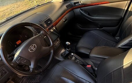 Toyota Avensis III рестайлинг, 2006 год, 750 000 рублей, 6 фотография