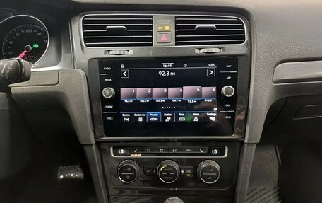 Volkswagen Golf VII, 2020 год, 2 300 000 рублей, 15 фотография