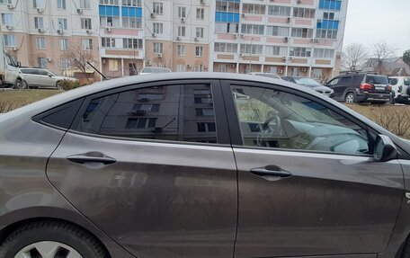 Hyundai Solaris II рестайлинг, 2015 год, 999 999 рублей, 5 фотография