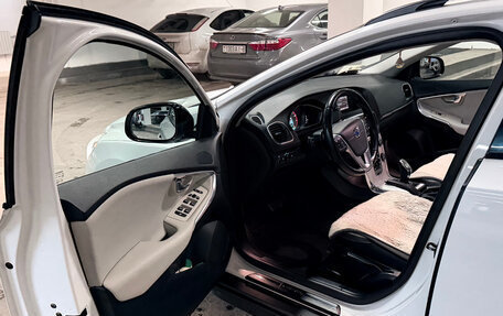 Volvo V40 Cross Country I, 2013 год, 1 999 999 рублей, 16 фотография