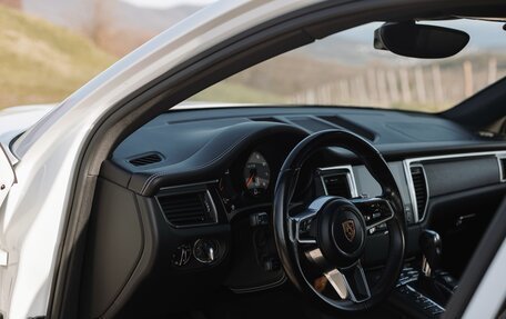 Porsche Macan I рестайлинг, 2017 год, 4 200 000 рублей, 5 фотография