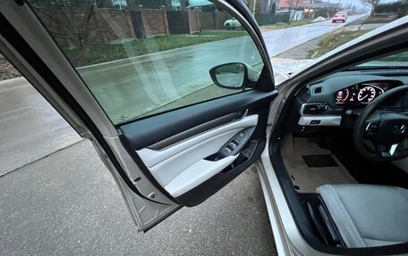 Honda Accord IX рестайлинг, 2018 год, 1 980 000 рублей, 7 фотография