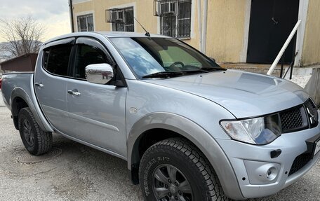 Mitsubishi L200 IV рестайлинг, 2012 год, 1 850 000 рублей, 2 фотография