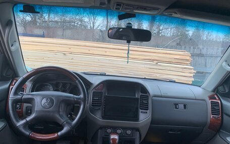 Mitsubishi Pajero III рестайлинг, 2002 год, 700 000 рублей, 7 фотография