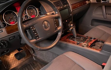 Volkswagen Touareg III, 2009 год, 1 800 000 рублей, 6 фотография