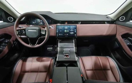 Land Rover Range Rover Evoque II, 2025 год, 6 090 000 рублей, 12 фотография